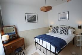 Portrush House | Skipper's Seaside Retreat. Pet Friendly. Portrush