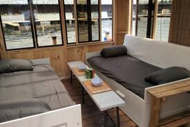Lacolle House | HEBERGEMENT FLOTTANT DE STYLE PAVILLON JAPONAIS