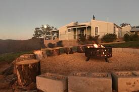 Wisemans Creek Cabin | Yellowbox Cabins- Two country cabins for 14 people