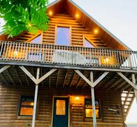 Lansing Cabin | Views End Lodge w/ Hot Tub Jacuzzi