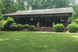Unionville House | Country Cutie near Lake Anna/Unionville