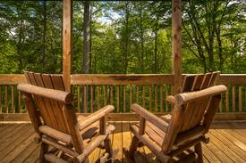 Boone Cabin | Bearadise Cabin with Hot Tub