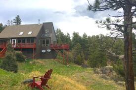 Lyons House | Estes/Lyons Mountain Home: Deck Views, Fresh Eggs!