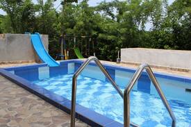 Turbaco House | Casa de 3 pisos con piscina,zona barbe.,juegos