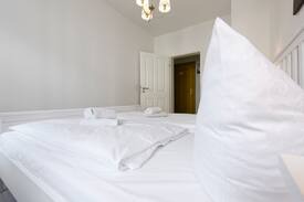 Neustadt Apartment | City Park Apartment #8