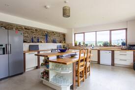 Golden Grove House | Golden Grove Retreat with hot tub and sauna