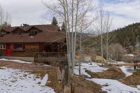 Idaho Springs House | Gorgeous Still Water Mountain Retreat