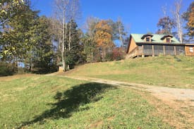 Whittier Cabin | Percy's Paradise Cabin-Smoky Mountains-Cherokee