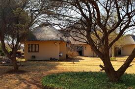 Bela-Bela House | Mologadi's Holiday Home