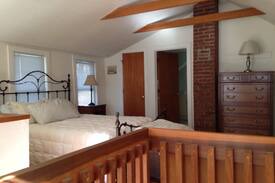 Pomfret Cabin | Spacious & Quiet Cottage