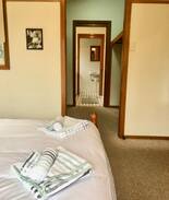 Leura House | Leura Blue Mountain Retreat. Open plan, sleeps 9.