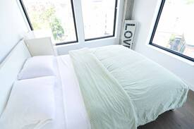 Williamsburg Apartment | Williamsburg Loft w Large Private Bedroom & Bath