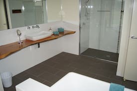 Drysdale Villa | Manzanillo Grove Luxury Accommodation Unit 1