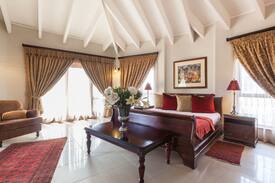 Northcliff House | Magalies mountain views