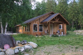 Thompson-Nicola Regional District Cabin | Cozy Cabin by the Creek + Dunn Folkin' Lodge