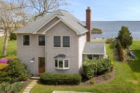 Aquebogue House | ❤️❤️Beautiful beach house Escape Private Beach❤️❤️
