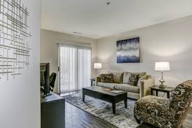 Springfield Apartment | Spacious 2 Bedroom 2 Bathroom Springfield