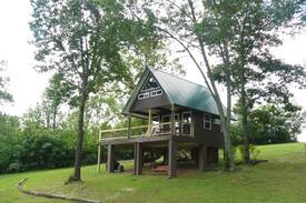 McMinnville Cabin | Sunrise Mountain Tree House Cabin