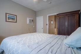 Grogan's Mill Apartment | Restful Haven, The Woodlands full kitchen/laundry