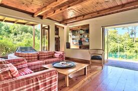 Hout Bay House | Family home surrounded by mountain nature