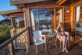 Knysna Hotel | Lagoon View Suite- Spa Bath and Twin Shower