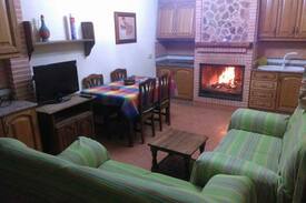 El Ballestero House | Casas Rurales "El Cuco"