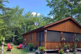 Smiths Corner Cabin | Lazy Lake Lodge