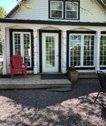 Knowlton House | Le Chien Noir - Lac Brome, Quebec, Canada