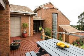 Lakes Entrance House | Castle stay at lakes entrance