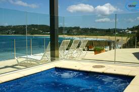 Copacabana House | Point Break Beach House : Beach Front 8 Adults Max