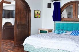Playas de Rosarito Villa | Casa Brisa Mar Oceanfront Pool & Jacuzzi