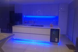 Kensington House | Kenstay - Modern house with Wifi, Dstv, Netflix