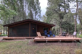 East Kootenay Cabin | Huck's Haven - Cozy Cabin