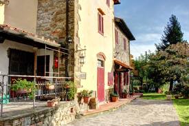Pian di Sco House | Pace e relax nel cuore della campagna toscana.