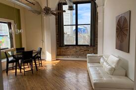 South Downtown Apartment | Downtown Atlanta Condo I