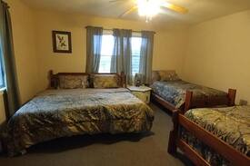 Jonesville Cabin | Potters point marina cabin