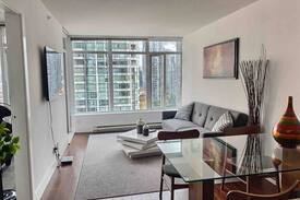 Central Apartment | High end luxury condo yaletown