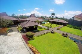 Cisarua Villa | Villa Bango-Puncak, Stunning Villa up to 30people.