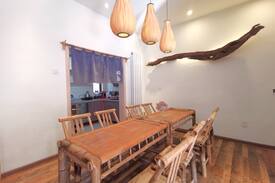 Shuhe Old Town Villa | 束河古镇/车辆直达/4卧室+超大天台 （包栋）暖气开放硬件设施完善（品牌卫浴+智能马桶）