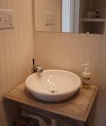Newport Bed & Breakfast | Umeå Room - Little Gnesta, B & B, Newport, VT