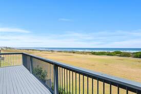 Middleton House | Wind Surf - Room to Move with a View