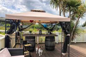 Coolbeg Cross House | Wicklow beachfront and walking distance lake