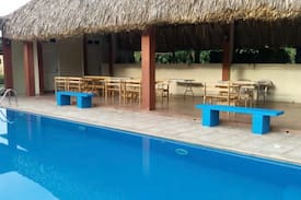 Pacific Coast Hotel | Hotel Versalles(carretera antigua puerto San José)