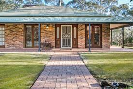 Berrima House | Dogwood - rustic bush retreat in Berrima