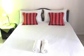 Huay Kaew Hotel | ⭐⭐⭐ Budget Deluxe Room @ Varada Place