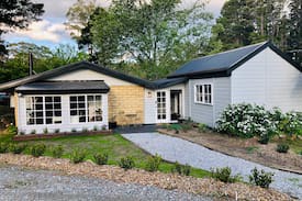 Penrose Cabin | Newbury Cottage - charming forest farm getaway
