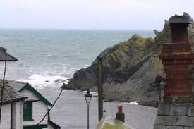 Polperro House | The Old Police Cottage Polperro garden & sea views