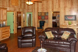 Zavalla House | Plum Ridge House- Lake Sam Rayburn