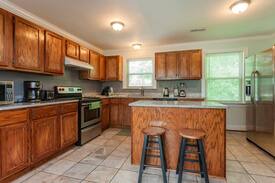 Hadley - Washington House | 3200 sqft, 2 miles to broadway