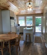 Williamsburg Cabin | Voneda Place on Elk Lake- South Cottage